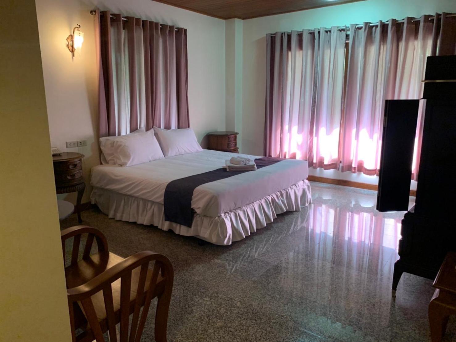 Tak Andaman Resort & Hotel ภายนอก รูปภาพ