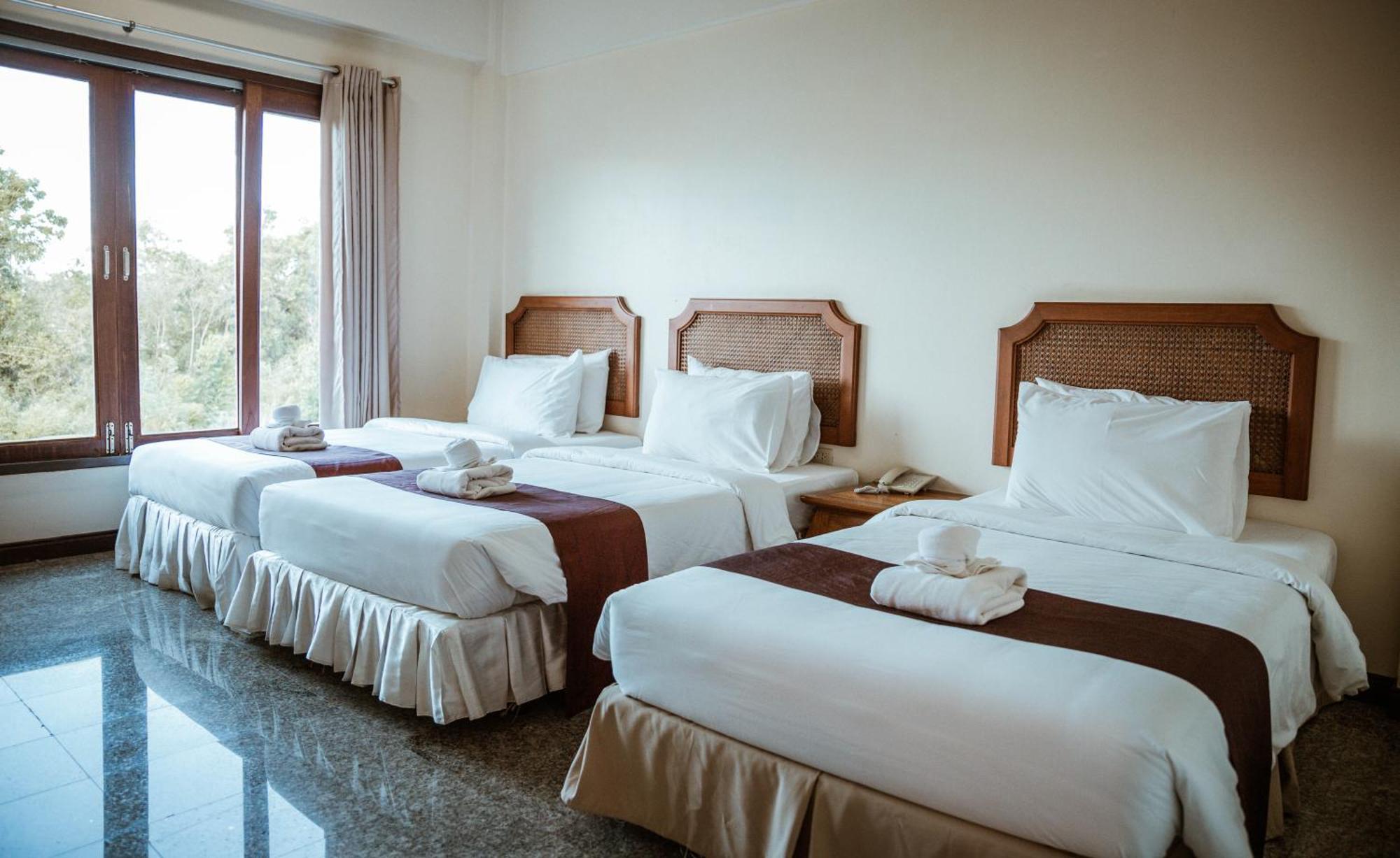 Tak Andaman Resort & Hotel ภายนอก รูปภาพ