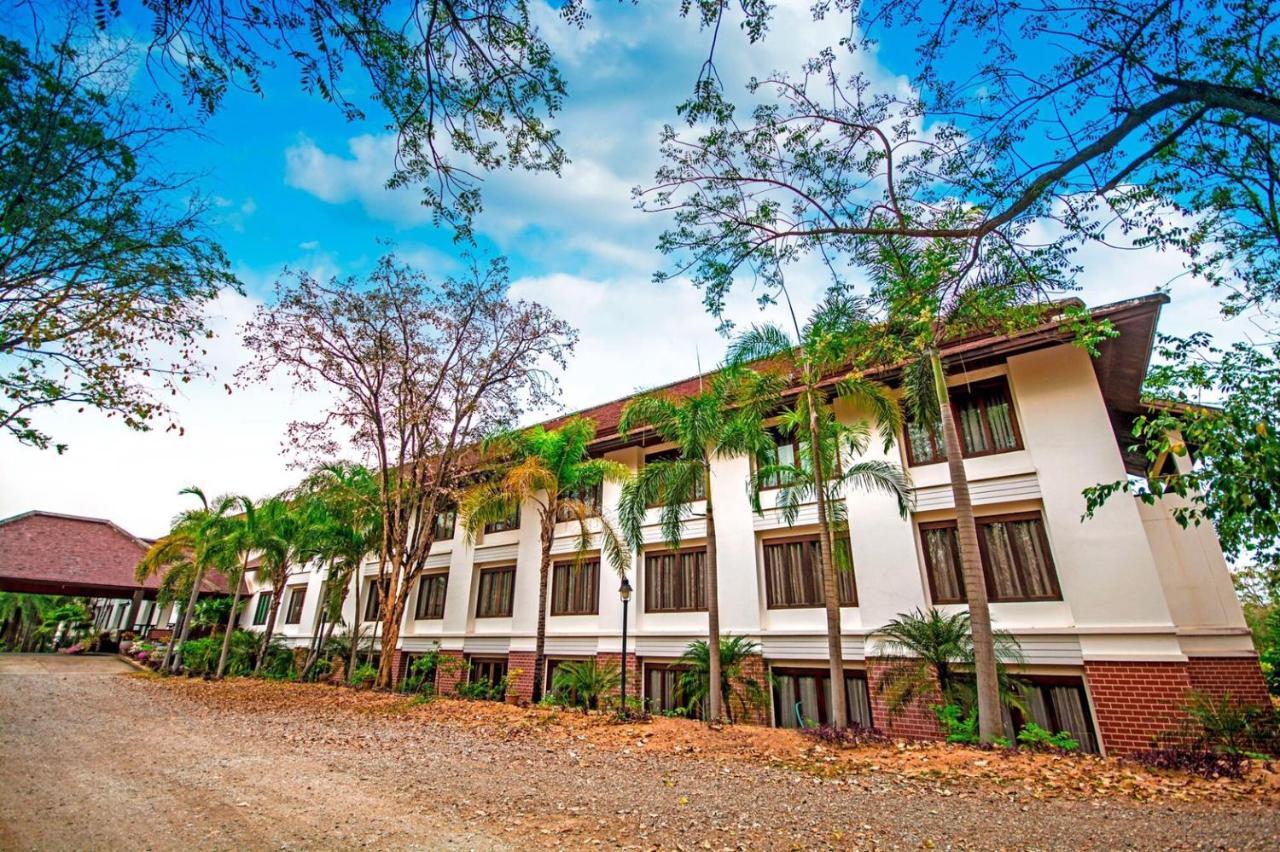 Tak Andaman Resort & Hotel ภายนอก รูปภาพ