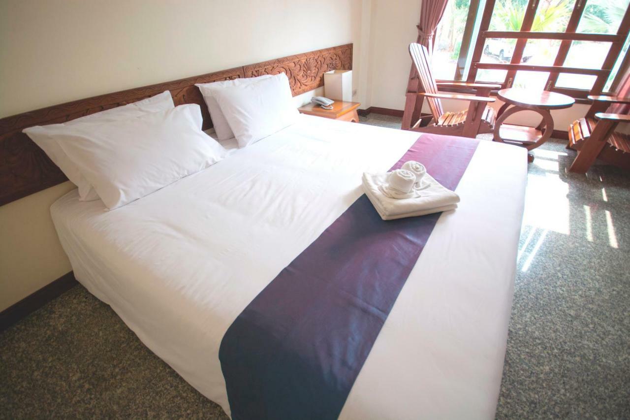 Tak Andaman Resort & Hotel ภายนอก รูปภาพ